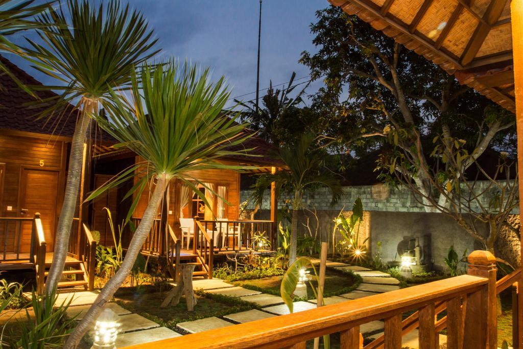 Seaside Huts Lembongan